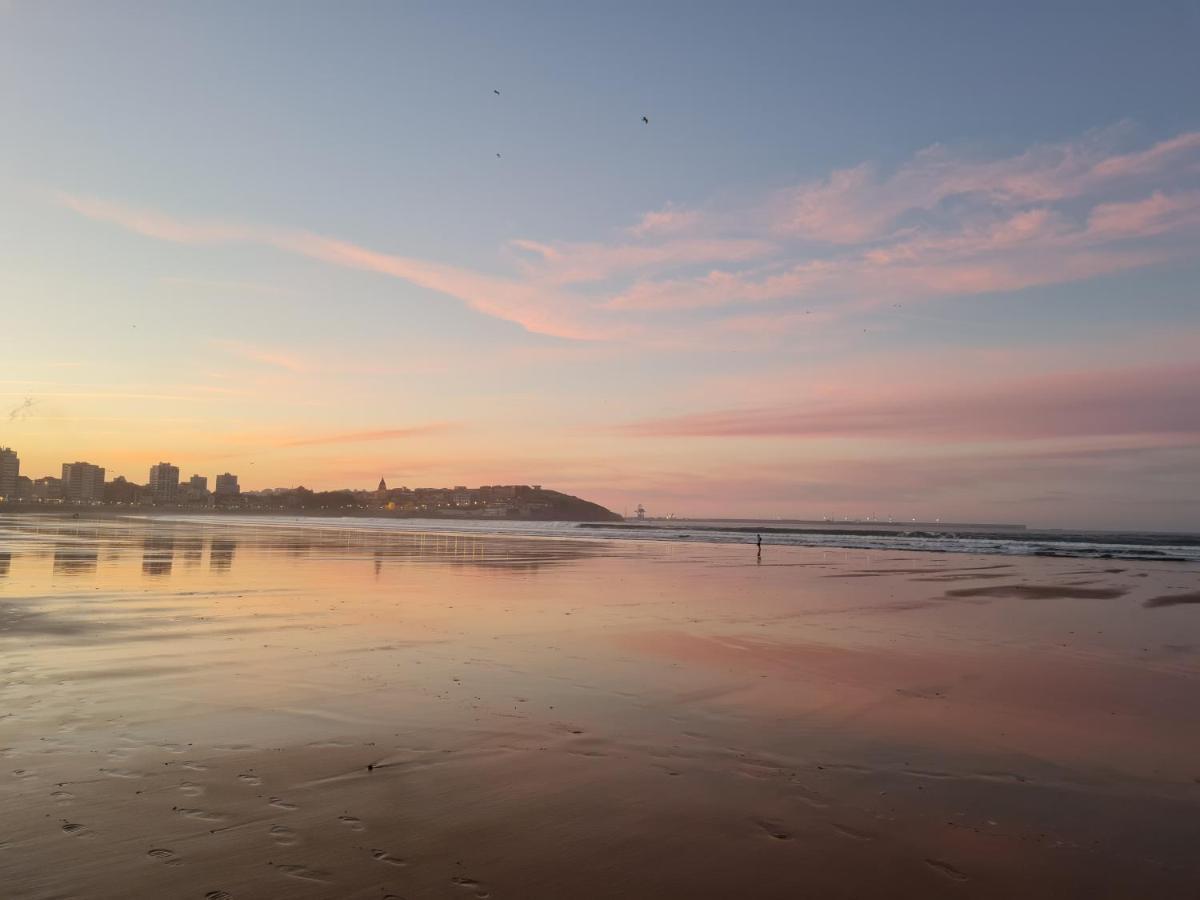 Apartamento Precioso piso para 6 personas en la playa de San Lorenzo Gijón Exterior foto